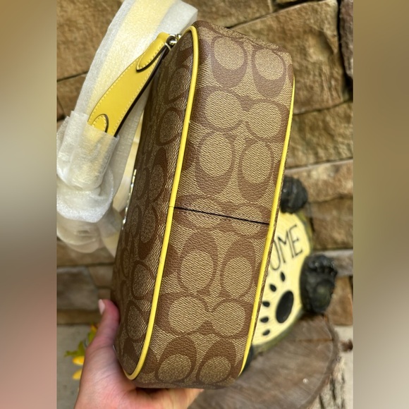 Authentic COACH Coated signature canvas/smooth leather zip top Crossbody - Picture 5 of 16